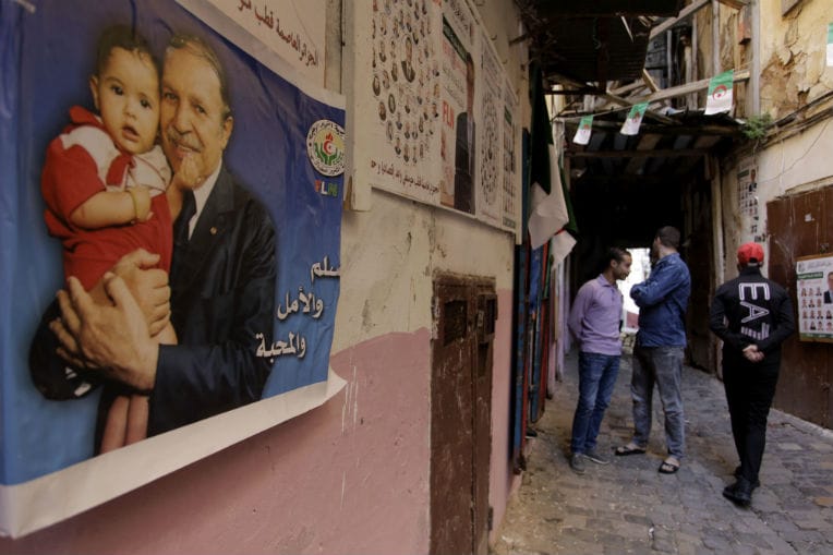 Bouteflika est parti, l’Algérie entre dans une phase inédite