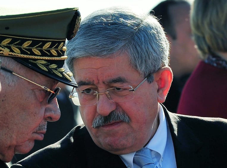 Ouyahia et le RND cibles de violentes attaques