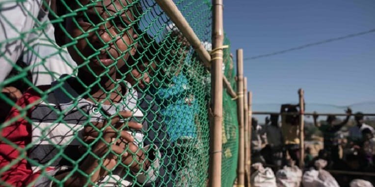 Rohingyas : l’ONU accuse la Birmanie d’avoir « planifié » les attaques, évoque un « génocide »