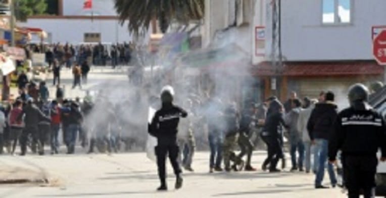 Tunisie : violences après une manifestation, deux gendarmes blessés