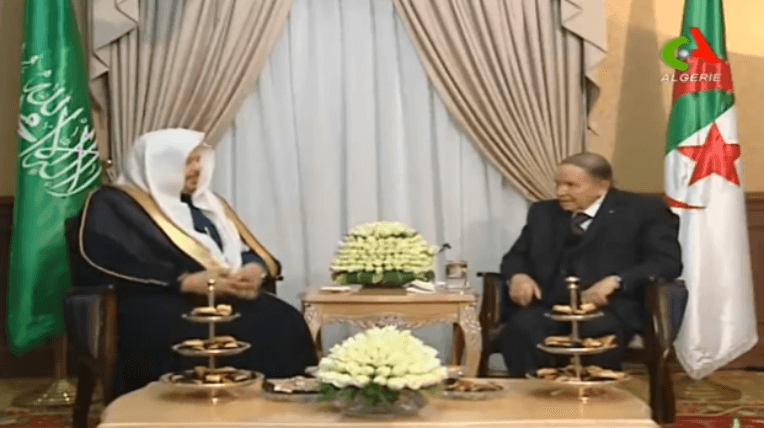 Alger à équidistance de Doha et de Riyad