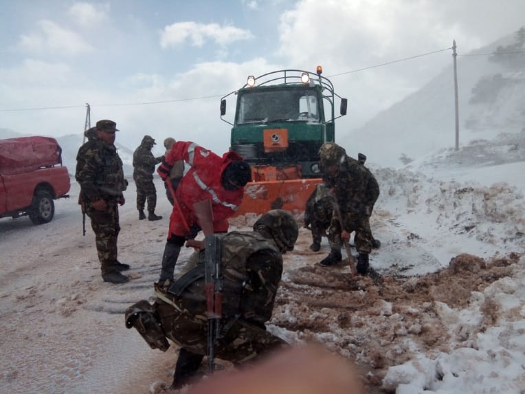 VIDÉO. Chutes de neige : l&rsquo;armée au secours des populations