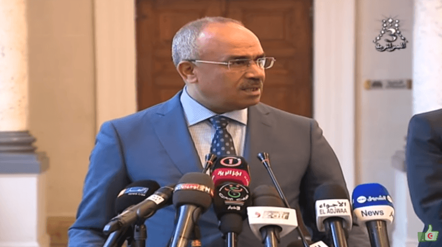 PLF2018 : Bedoui s&rsquo;explique sur la hausse des prix des documents officiels