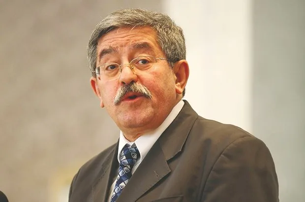 Ahmed Ouyahia met fin à son éclipse de la scène politique