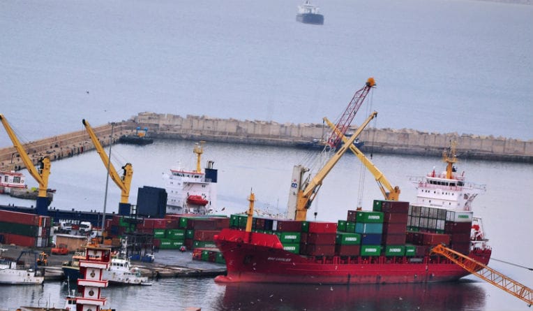 Importations : fin du système des licences sauf pour les véhicules