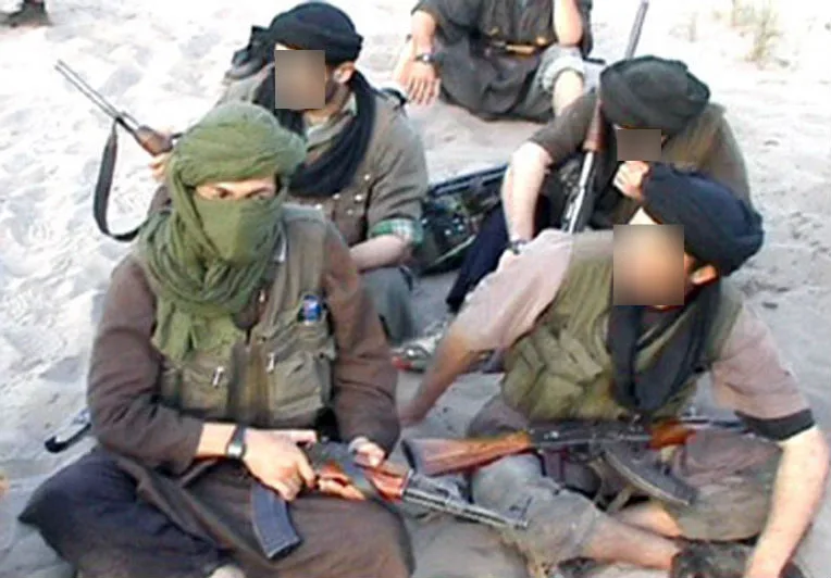 Cinq terroristes armés se sont rendus à Tamanrasset et Skikda