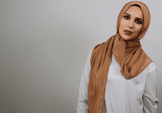 Une mannequin musulmane renonce à une campagne de l&rsquo;Oréal à cause de tweets sur Israël