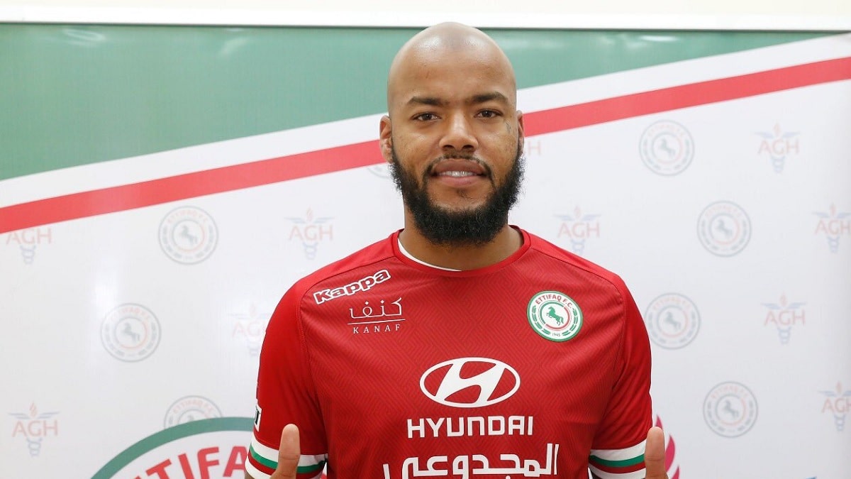 Transfert : M’bolhi rejoint le club saoudien Al-Ittifak