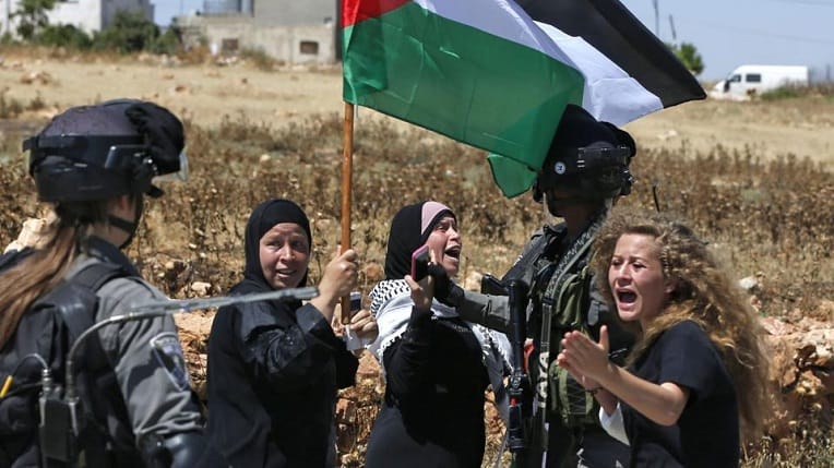 Douze chefs d’inculpation requis contre Ahed Tamimi