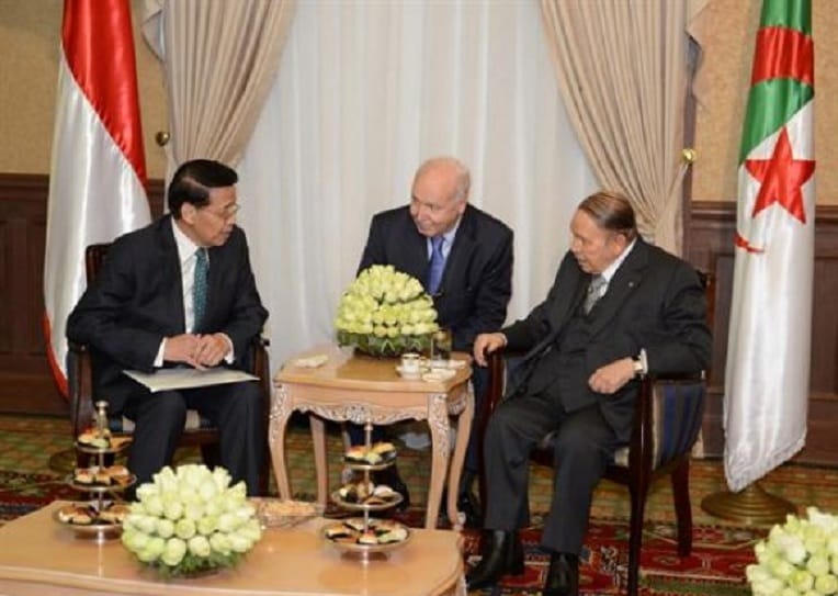 Bouteflika reçoit l&rsquo;envoyé spécial du président indonésien