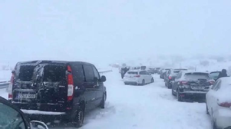 VIDÉOS. Nuit d&rsquo;enfer pour des centaines d&rsquo;automobilistes en Espagne