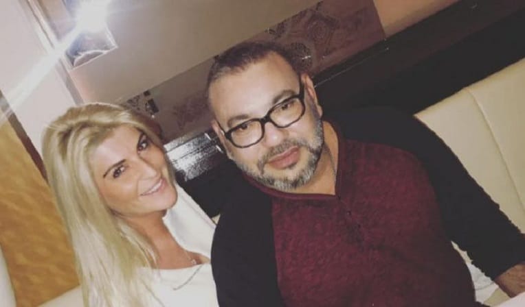Après avoir posé un lapin à un hôte du Maroc, Mohamed VI pose aux côtés d’une star de la télé-réalité