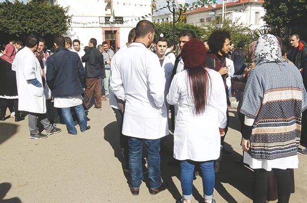 Médecins résidents : rassemblement dans le calme au CHU de Mustapha