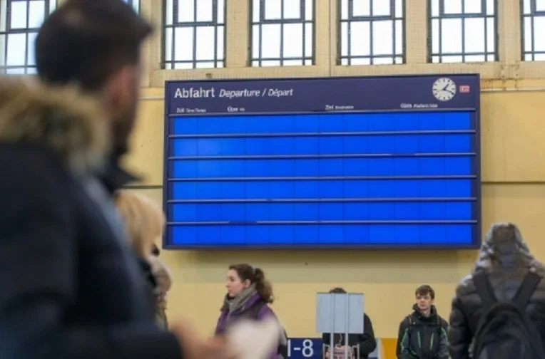 Tempête dans le nord de l&rsquo;Europe : des morts, le trafic aérien et ferroviaire perturbé