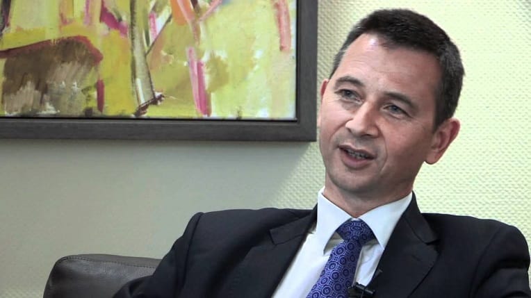 L’ambassadeur de Grande Bretagne à Alger s’explique sur les visas (Vidéo)