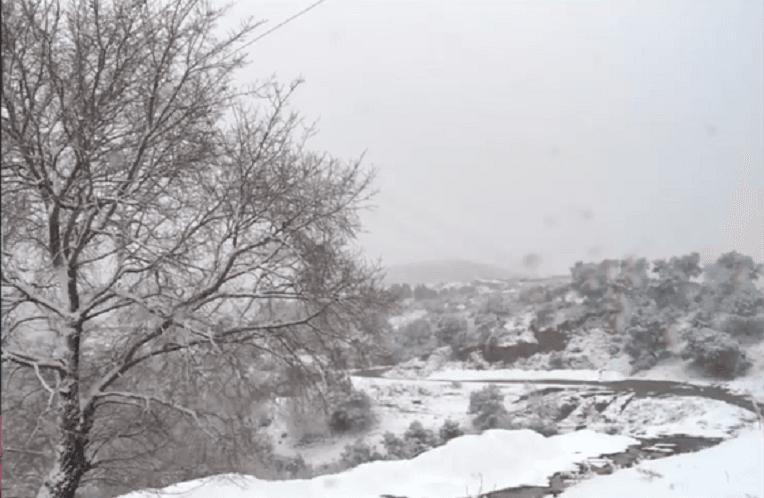 VIDÉOS. Neige et mauvais temps : plusieurs routes coupées à la circulation