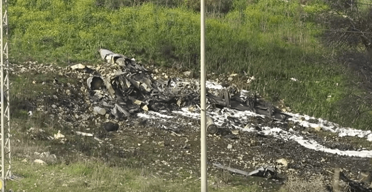 VIDÉOS. Les images des débris de l’avion de combat israélien abattu par la Syrie