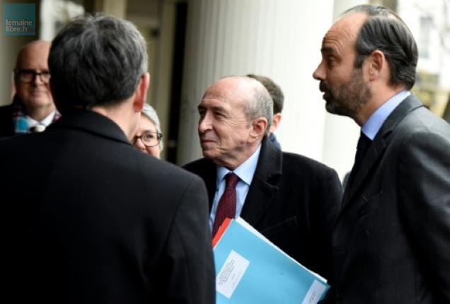 France : le gouvernement défend son projet de loi controversé sur l&rsquo;immigration