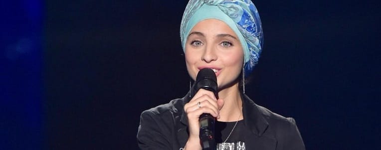 Mennel Hibtissem, la voix musulmane qui déchire la France