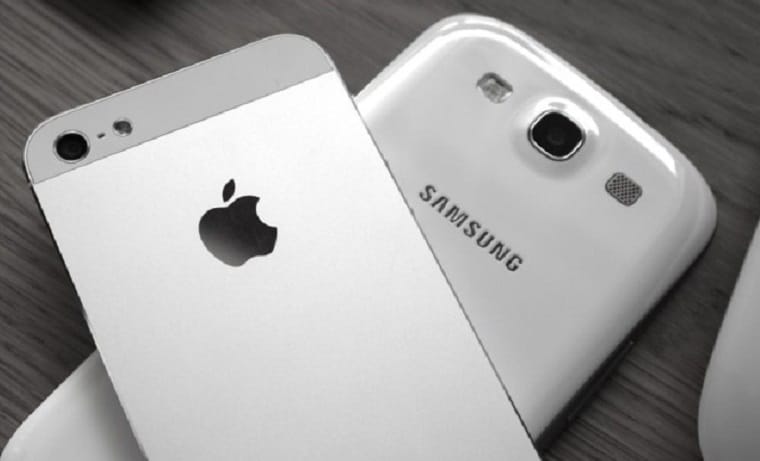 Smartphones : Apple détrône Samsung sur un marché en déclin