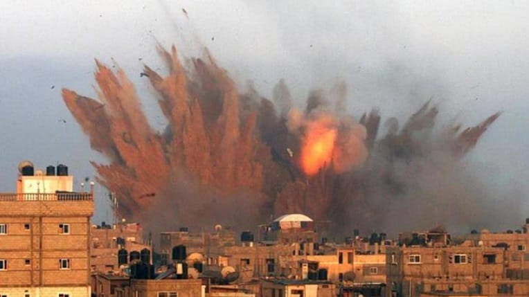 Israël bombarde à nouveau Gaza