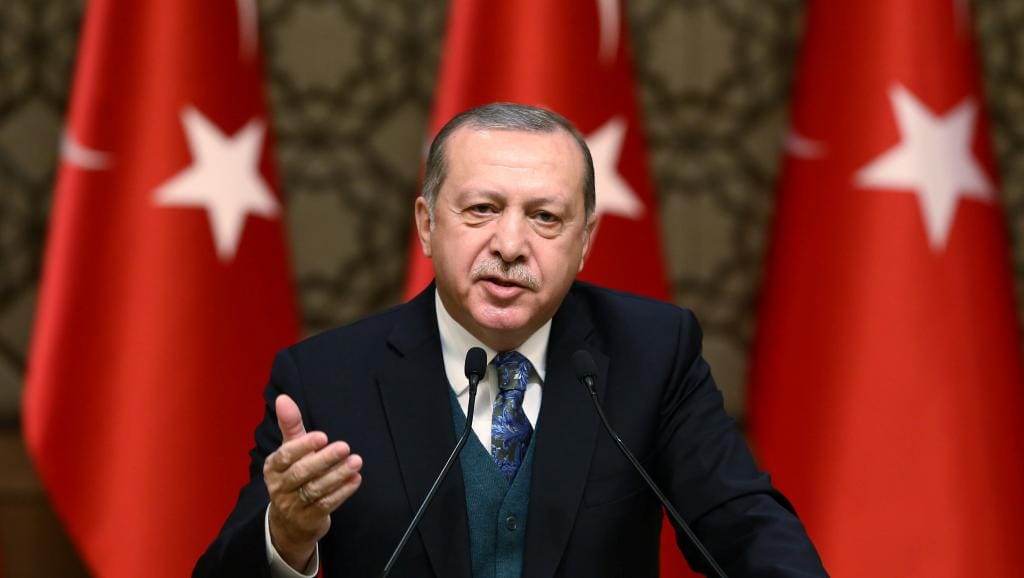 Erdogan voit dans la chute de la livre un « complot politique » contre la Turquie