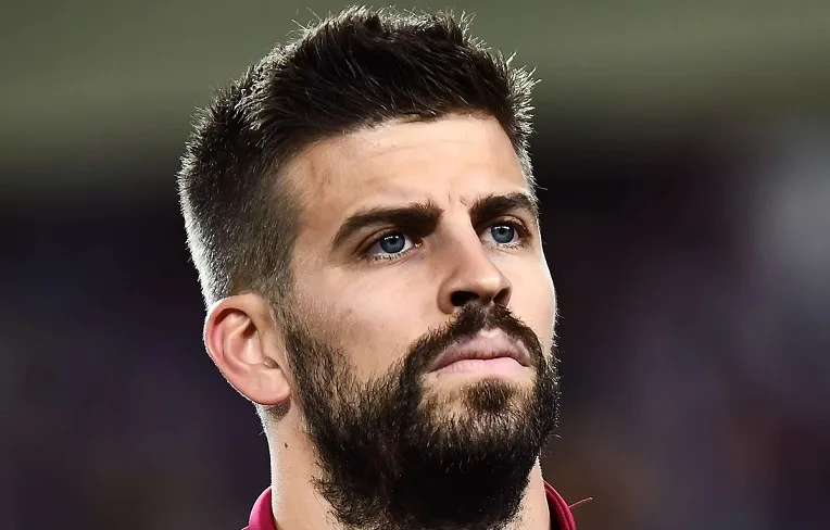Espagne : Piqué sort le Barça du bourbier dans le derby