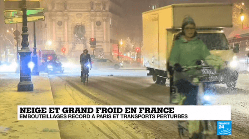 VIDÉO. France : les chutes de neige sèment la pagaille dans les transports