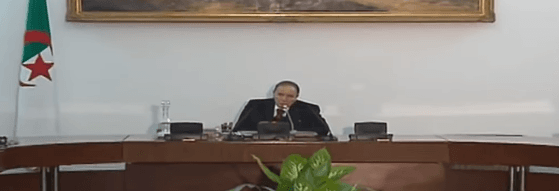 VIDÉO. Bouteflika préside un Conseil des ministres