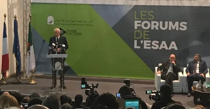 À Alger, Dominique de Villepin appelle au « retour de la parole algérienne »