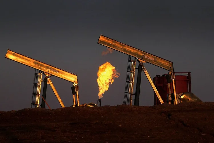 Le pétrole se replie en Asie