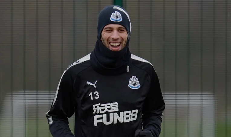 Angleterre : Slimani signe ses débuts avec Newcastle