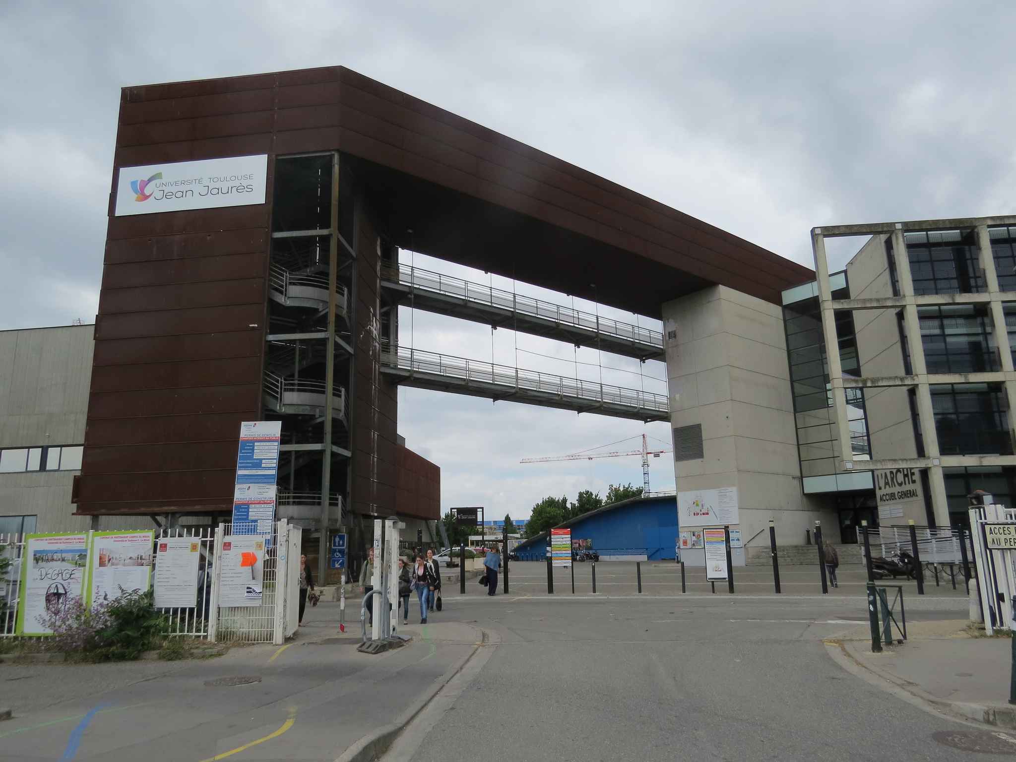 France : une étudiante algérienne menacée d’expulsion