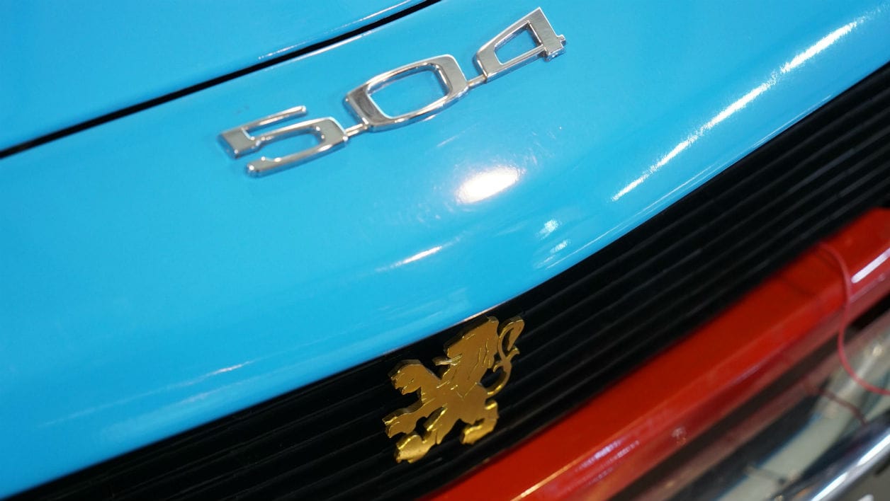 Pourquoi la 504 reste une voiture à part chez Peugeot