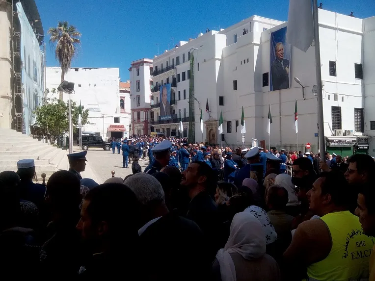 Sortie de Bouteflika à Alger : sur un air de campagne…