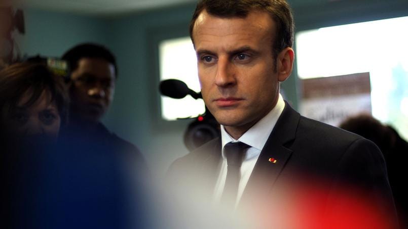 Gilets jaunes : Macron déboussolé et acculé