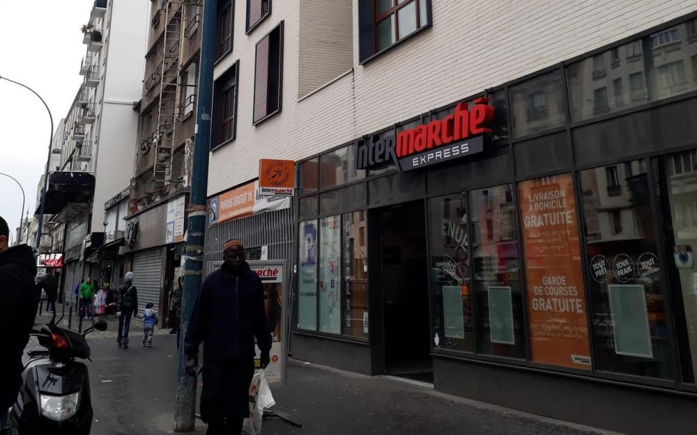 France : une réfugiée algérienne et sa fille chutent d’un immeuble, un passant meurt