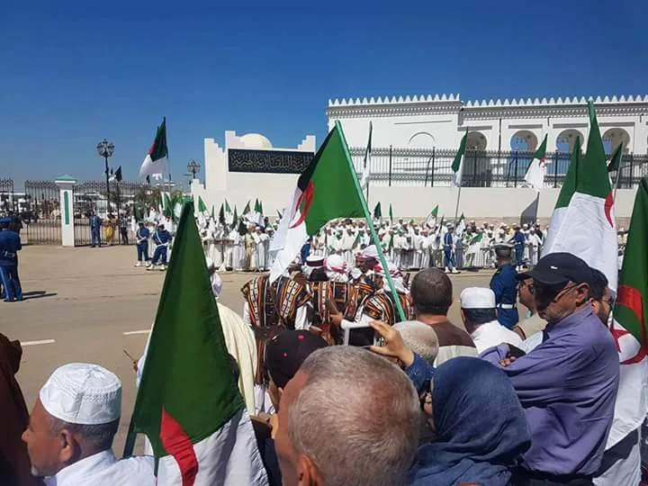 Le président Bouteflika en visite de travail à Alger (vidéos)