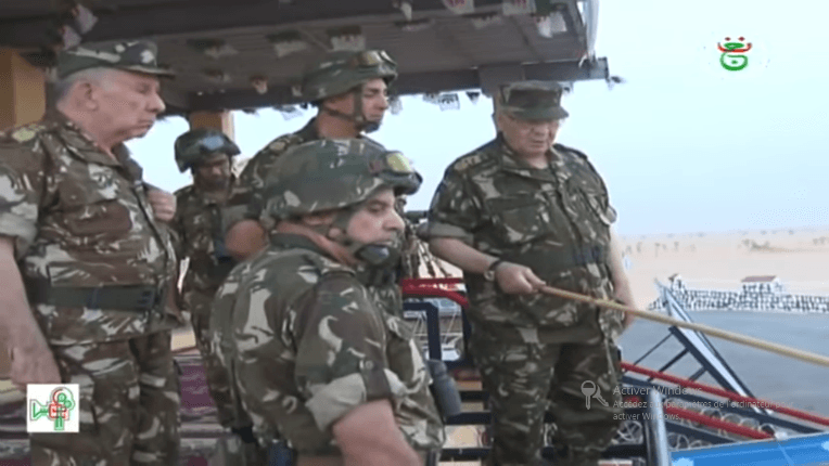 VIDÉO – L’Algérie dévoile un nouveau système redoutable de lance-flammes lourd