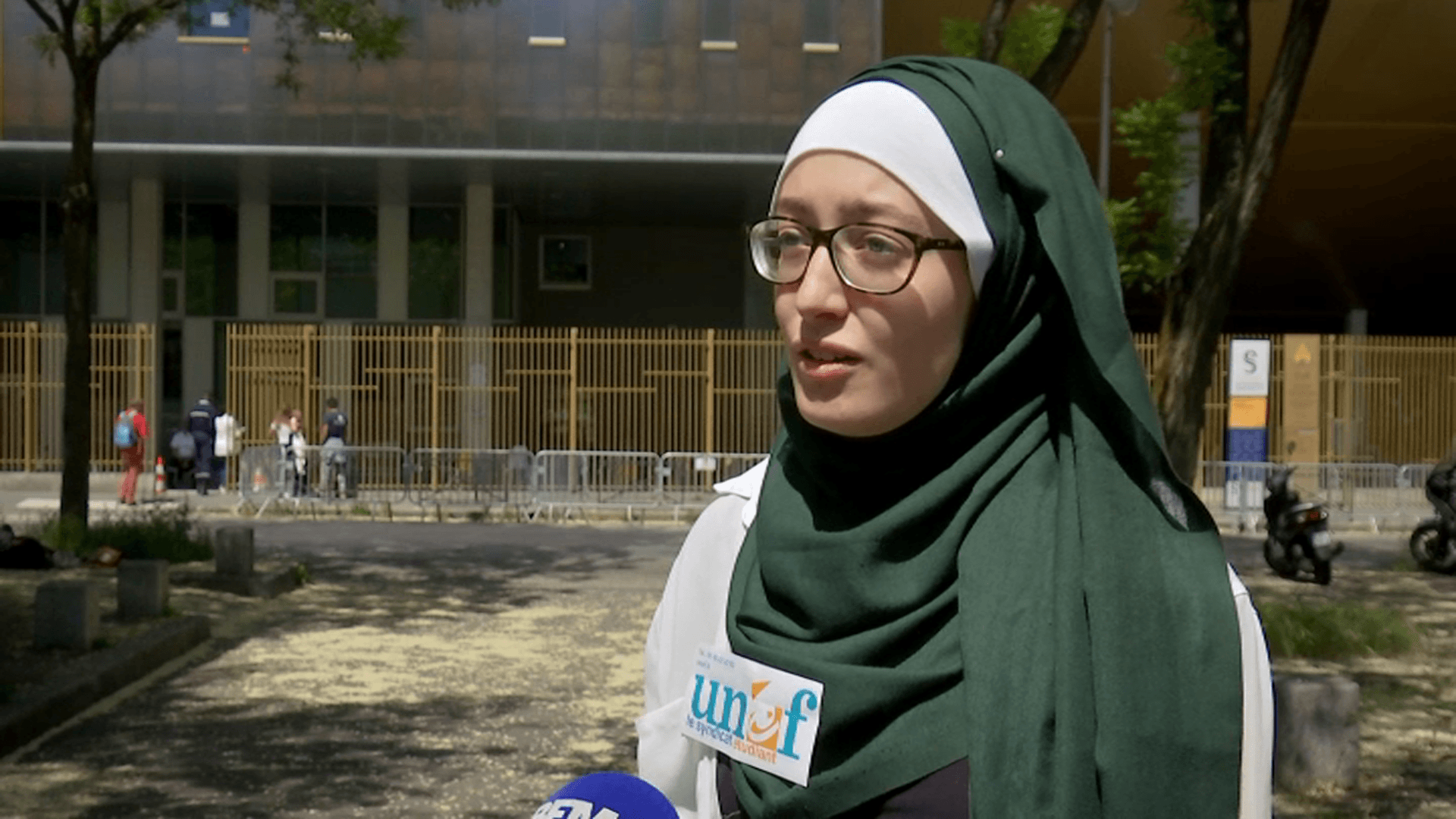 En France, l’acharnement contre la syndicaliste étudiante voilée continue