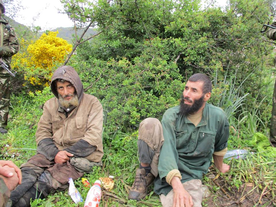 Le MDN publie les photos des terroristes capturés à Jijel