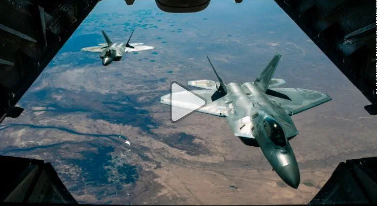 Deux bombardiers russes interceptés par des chasseurs américains