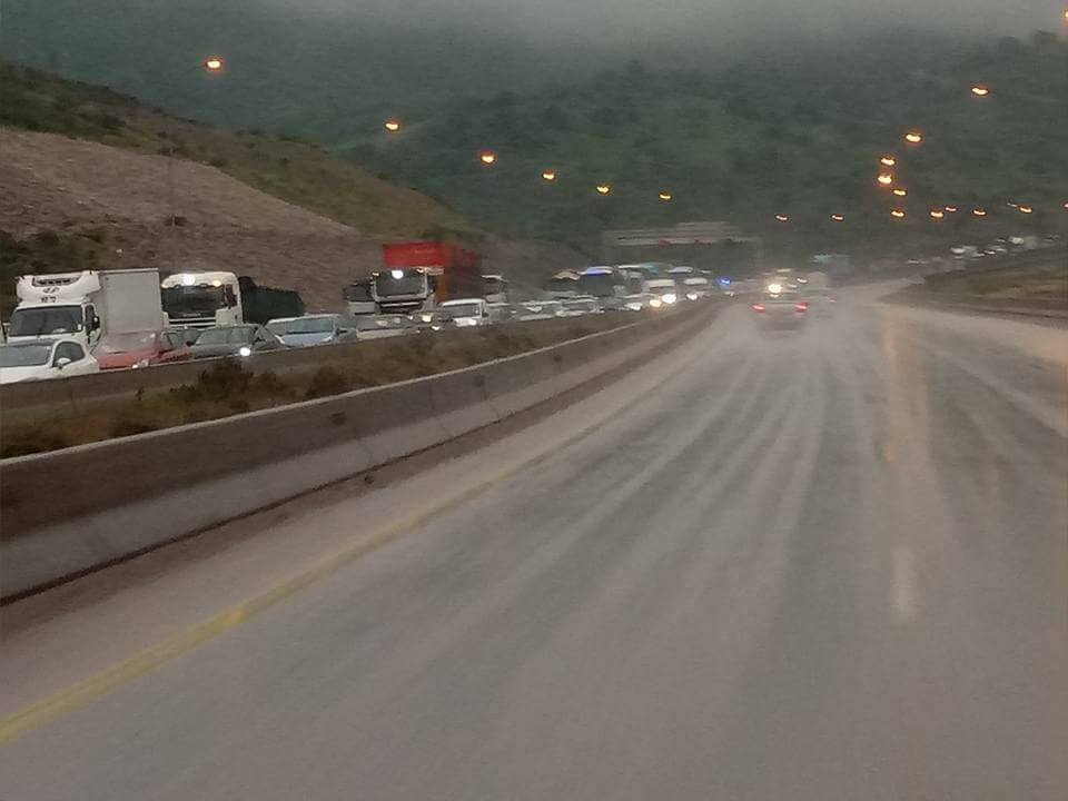 L’autoroute est-ouest fermée dans le sens Alger-Bouira à la suite d’un accident à Bouzegza