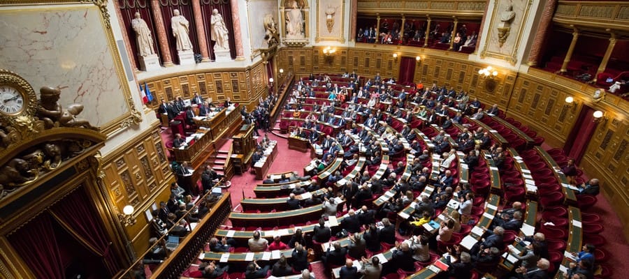 France : le Sénat valide l’indemnisation des victimes non françaises de la guerre d’Algérie