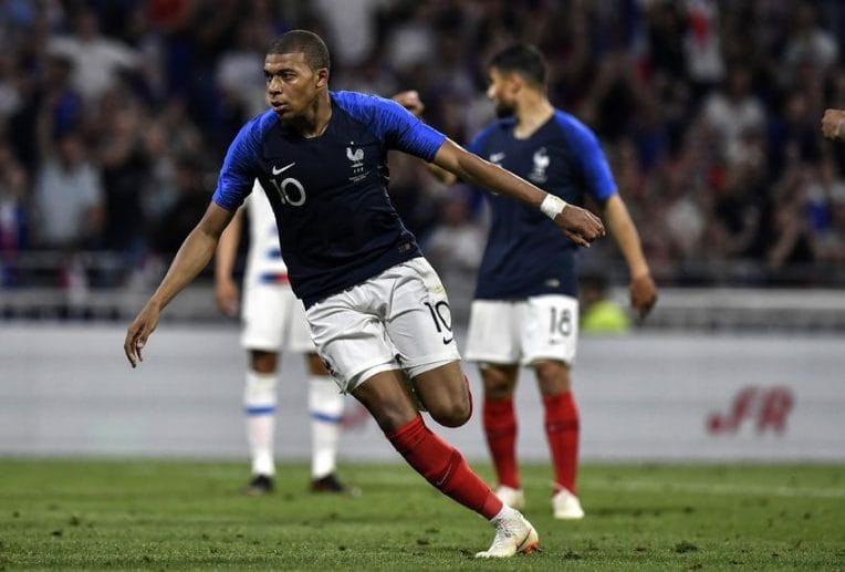 Mondial : aidée par la vidéo, la France bat l’Australie (2-1)