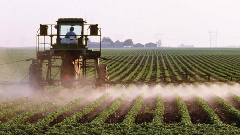 Comment l’Algérie peut lutter contre l’utilisation excessive des pesticides dans l’agriculture