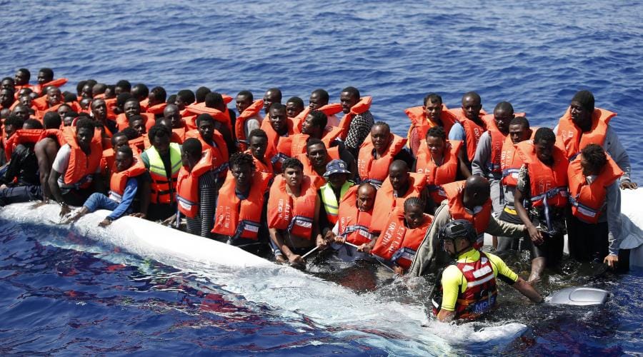 Polémique après le refus de l’Italie et Malte d’accueillir un bateau transportant des migrants
