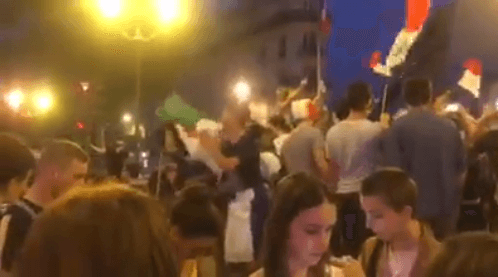 VIDÉO. Des jeunes agressés pour avoir brandi le drapeau algérien en France