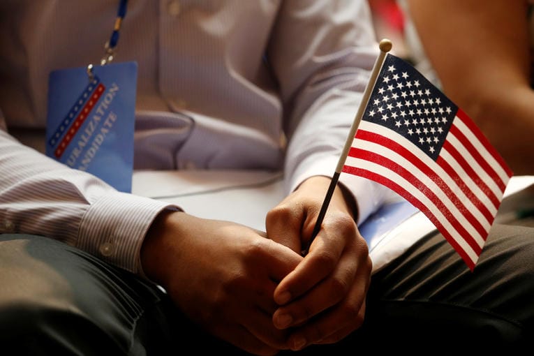 Aux États-Unis, les citoyens naturalisés peuvent désormais perdre leur nationalité