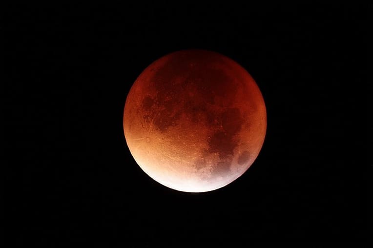 La plus longue éclipse de Lune du XXIè siècle, c’est ce soir et elle est visible depuis l’Algérie !